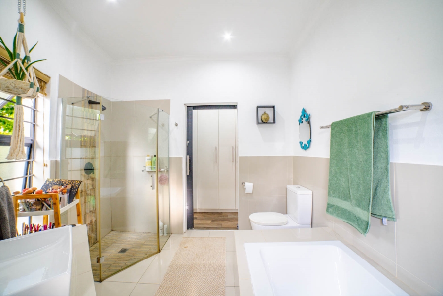 4 Bedroom Property for Sale in Maroeladal Gauteng