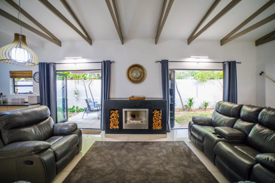 4 Bedroom Property for Sale in Maroeladal Gauteng