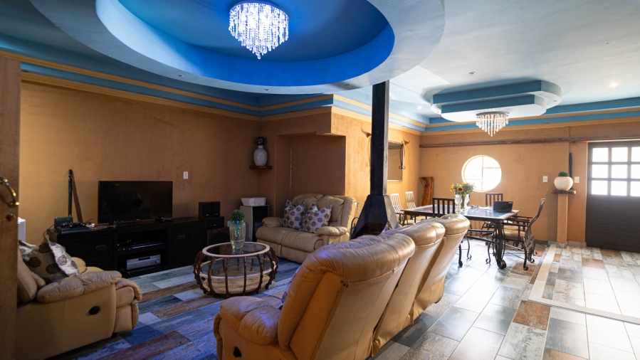 7 Bedroom Property for Sale in Buccleuch Gauteng