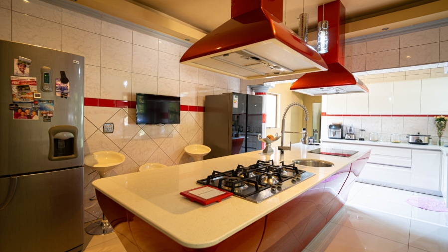 7 Bedroom Property for Sale in Buccleuch Gauteng