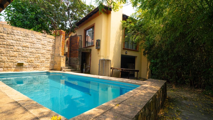 7 Bedroom Property for Sale in Buccleuch Gauteng