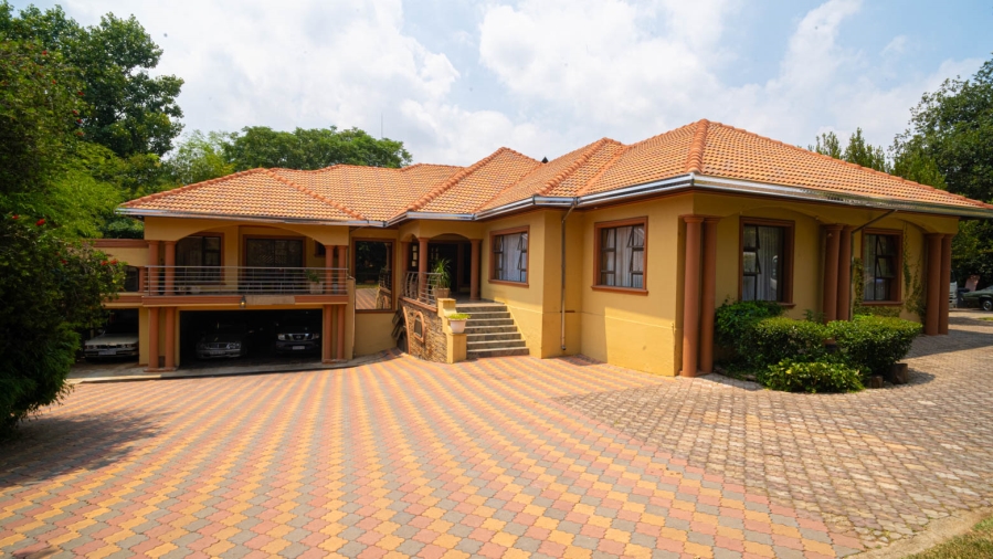7 Bedroom Property for Sale in Buccleuch Gauteng