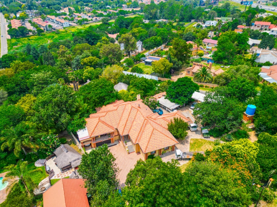 7 Bedroom Property for Sale in Buccleuch Gauteng