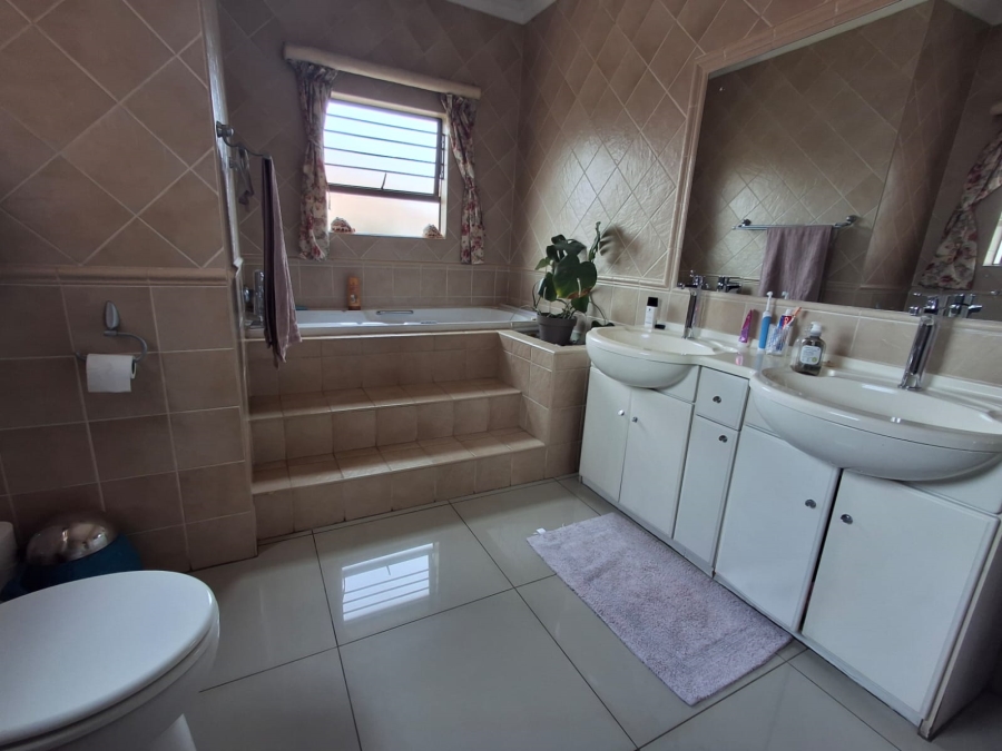 3 Bedroom Property for Sale in Bartlett Gauteng
