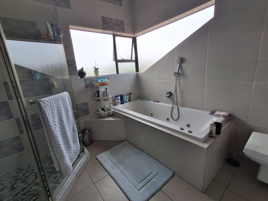 3 Bedroom Property for Sale in Bartlett Gauteng