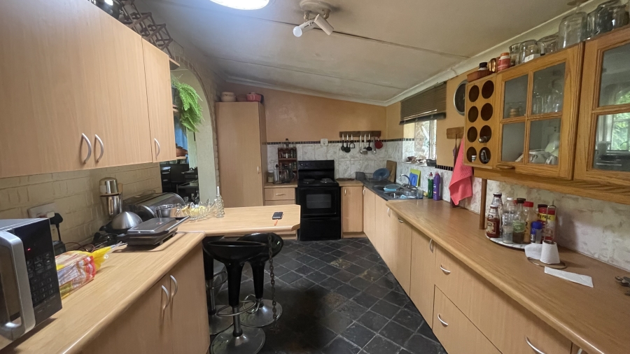 7 Bedroom Property for Sale in Waterkloof Ridge Gauteng