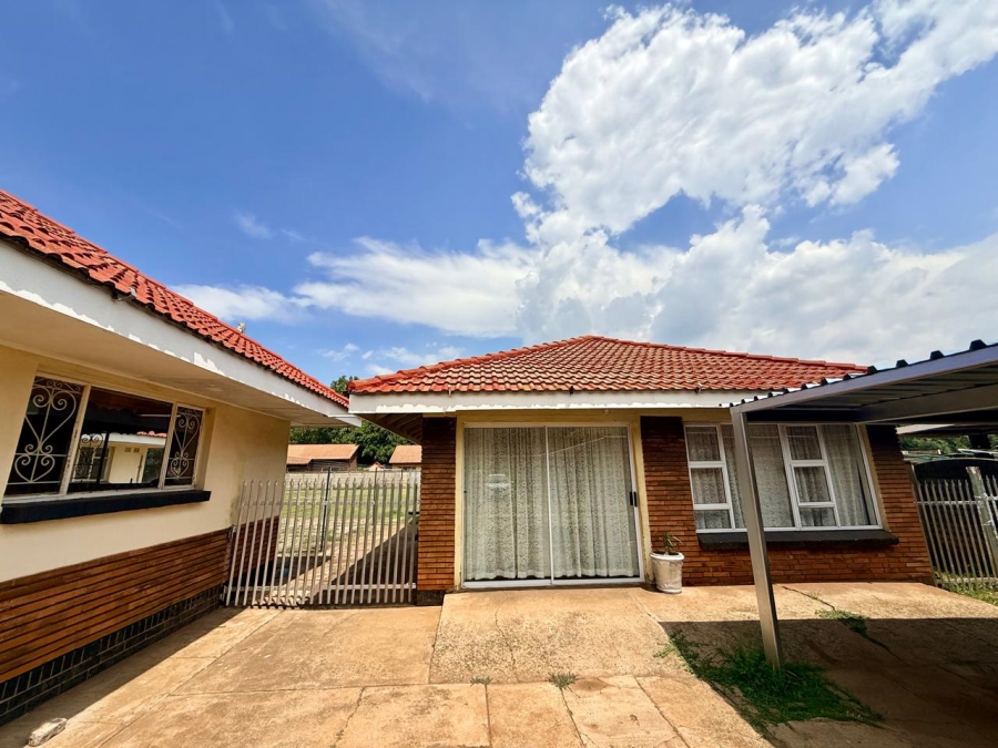 4 Bedroom Property for Sale in Duncanville Gauteng