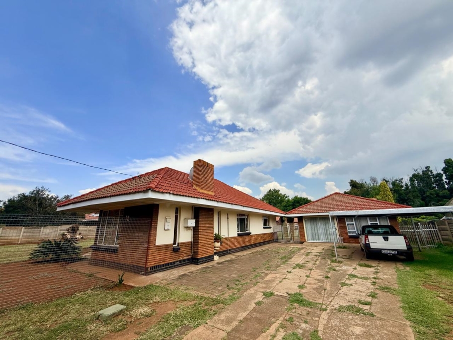 4 Bedroom Property for Sale in Duncanville Gauteng