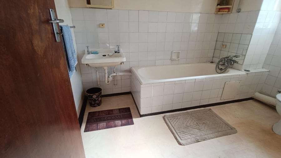 1 Bedroom Property for Sale in Vanderbijlpark CW 3 Gauteng