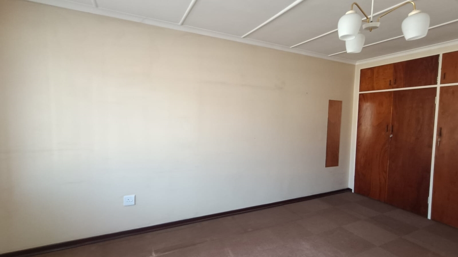 1 Bedroom Property for Sale in Vanderbijlpark CW 3 Gauteng