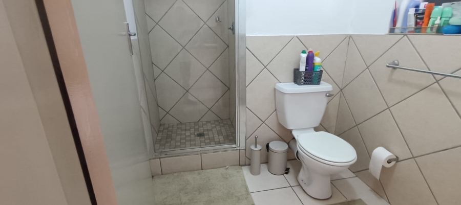 1 Bedroom Property for Sale in Vanderbijlpark CW 5 Gauteng