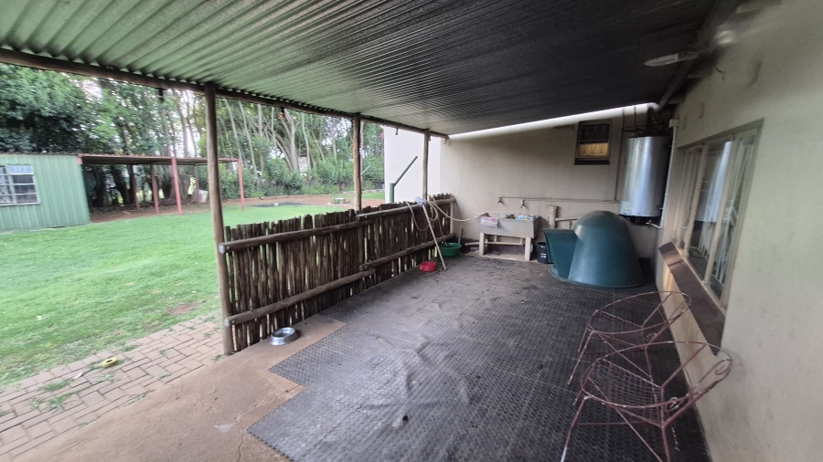 To Let 5 Bedroom Property for Rent in Persida Gauteng