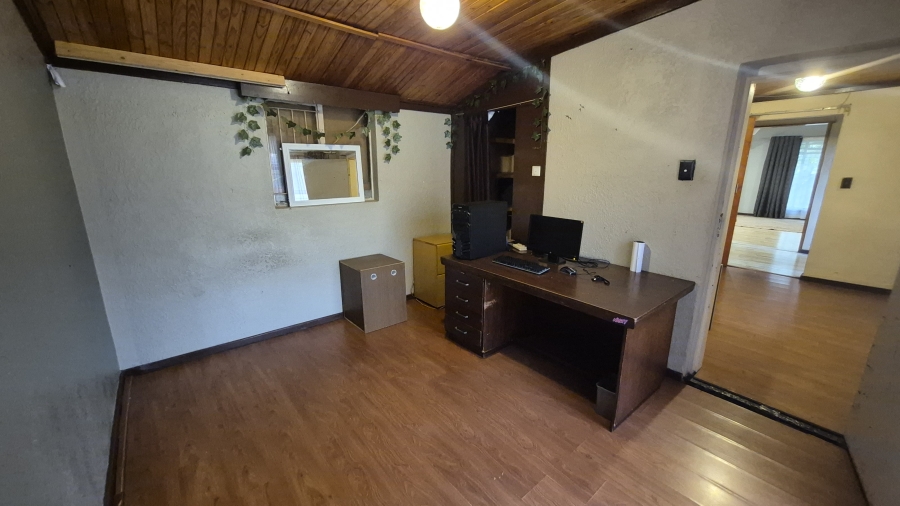 To Let 5 Bedroom Property for Rent in Persida Gauteng