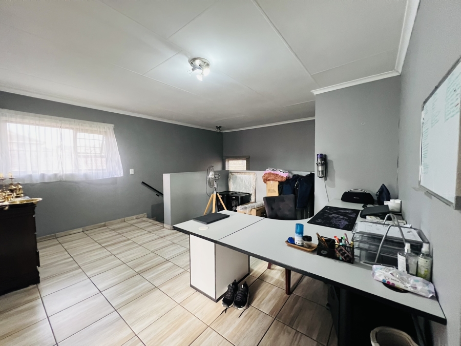 To Let 3 Bedroom Property for Rent in North Riding Gauteng