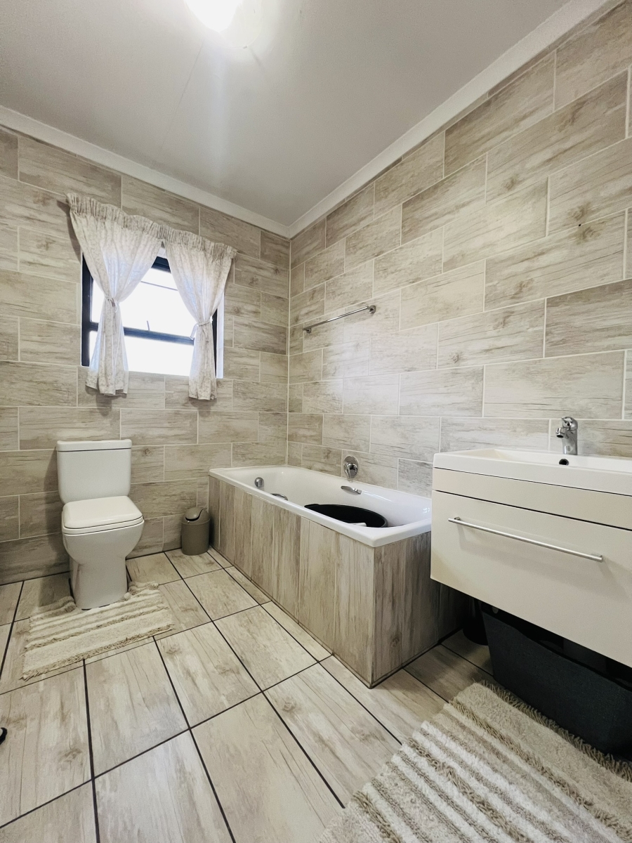 To Let 3 Bedroom Property for Rent in North Riding Gauteng