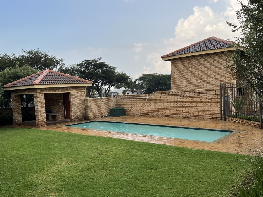 To Let 3 Bedroom Property for Rent in North Riding Gauteng