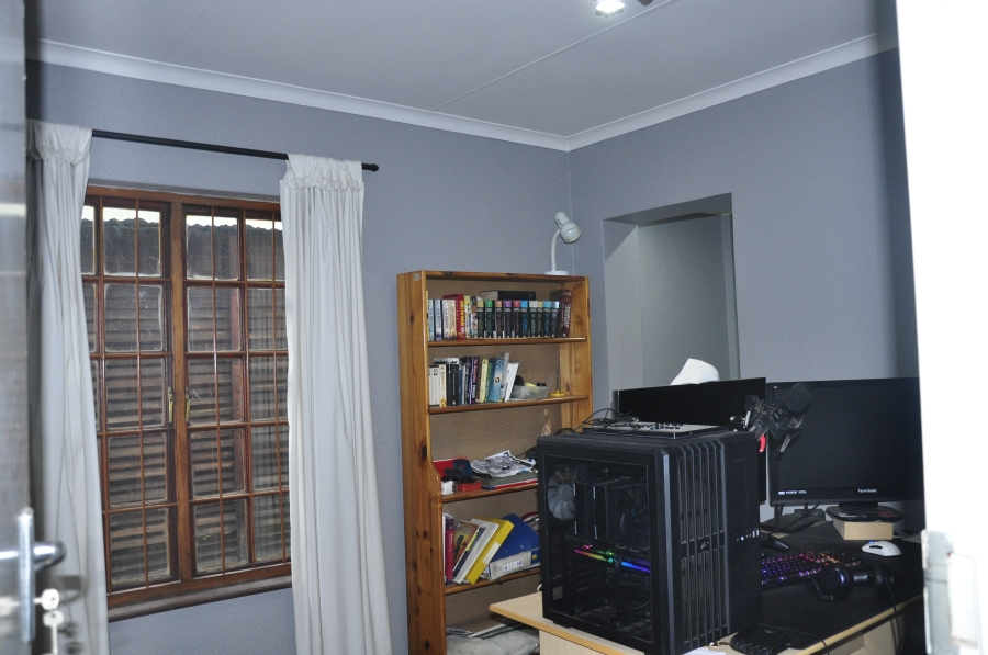 2 Bedroom Property for Sale in Halfway Gardens Gauteng