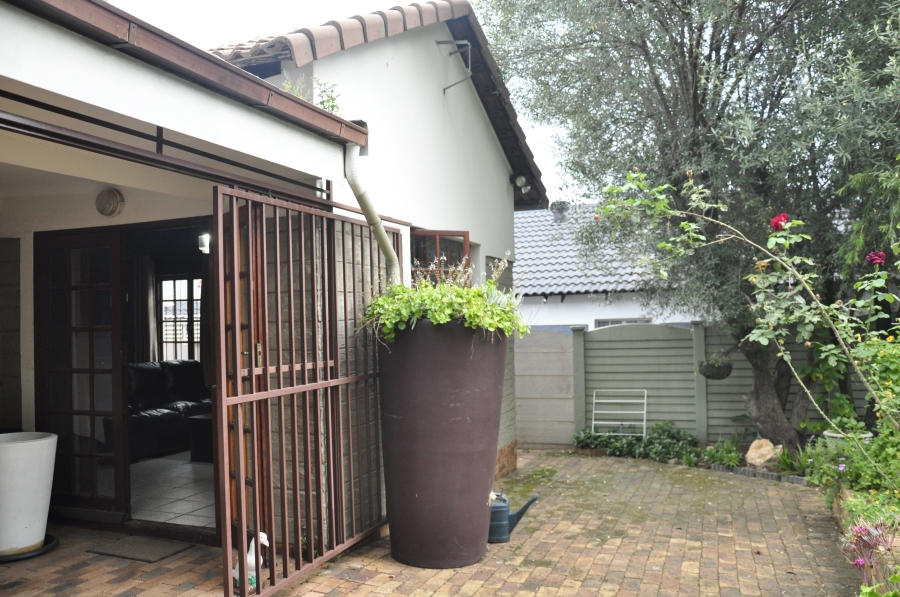 2 Bedroom Property for Sale in Halfway Gardens Gauteng