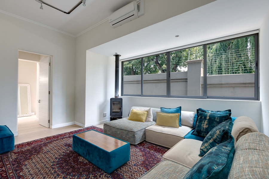 6 Bedroom Property for Sale in Benmore Gardens Gauteng