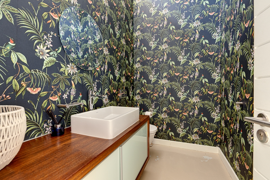 6 Bedroom Property for Sale in Benmore Gardens Gauteng