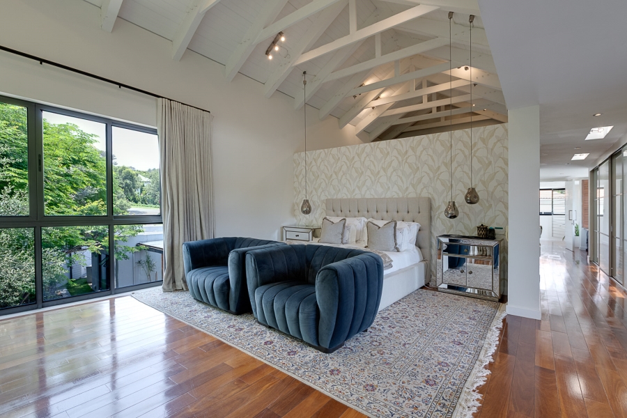 6 Bedroom Property for Sale in Benmore Gardens Gauteng