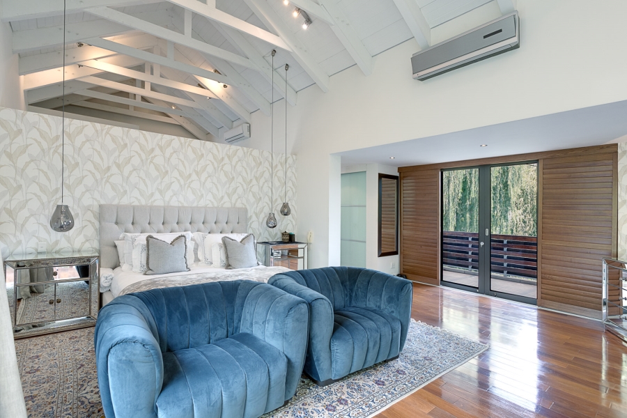 6 Bedroom Property for Sale in Benmore Gardens Gauteng