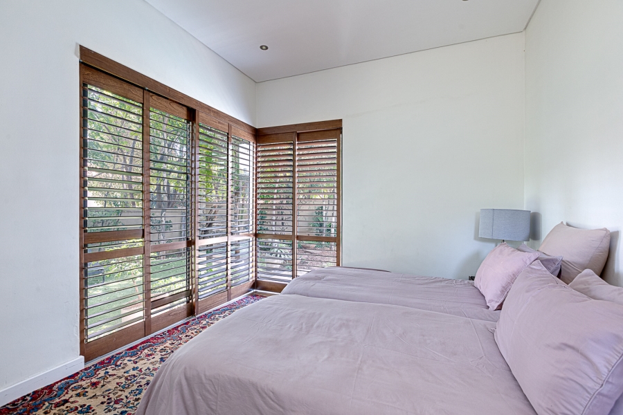 6 Bedroom Property for Sale in Benmore Gardens Gauteng