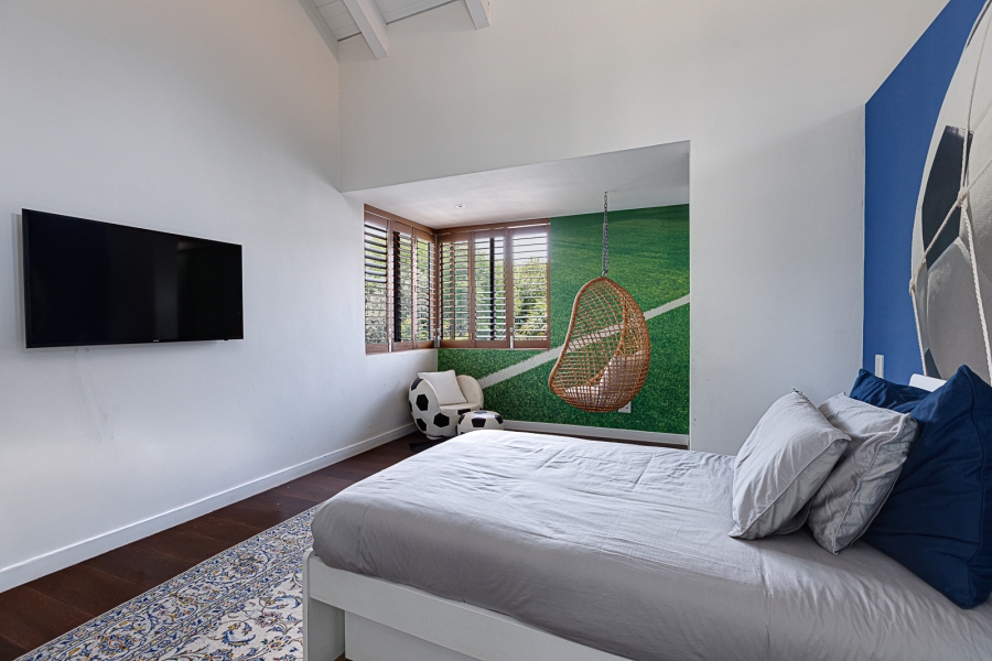 6 Bedroom Property for Sale in Benmore Gardens Gauteng