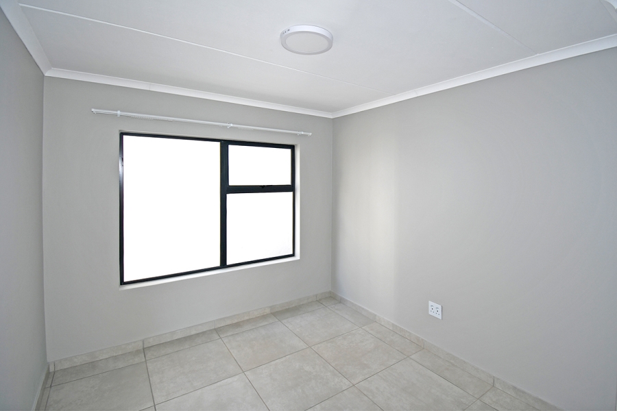 2 Bedroom Property for Sale in Glen Marais Gauteng