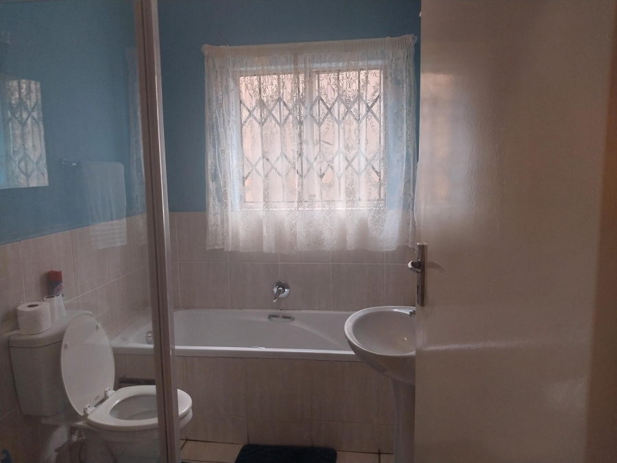 2 Bedroom Property for Sale in Rosettenville Gauteng