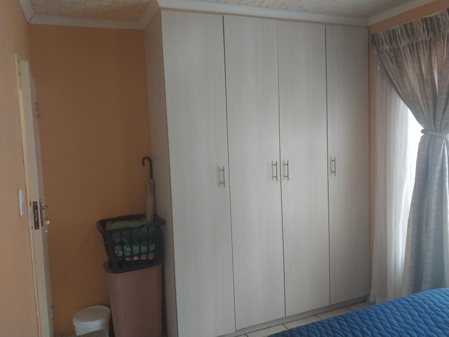 2 Bedroom Property for Sale in Rosettenville Gauteng