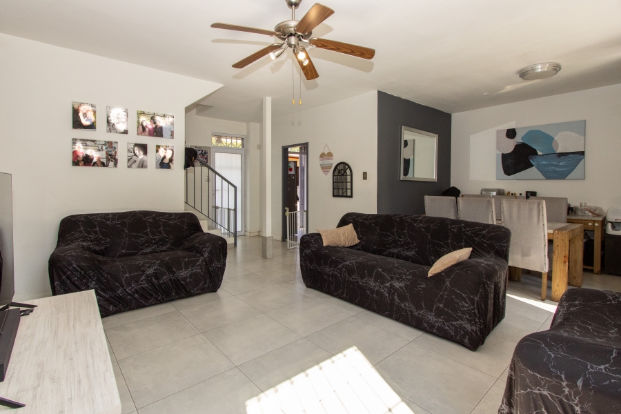 2 Bedroom Property for Sale in Creston Hill Gauteng