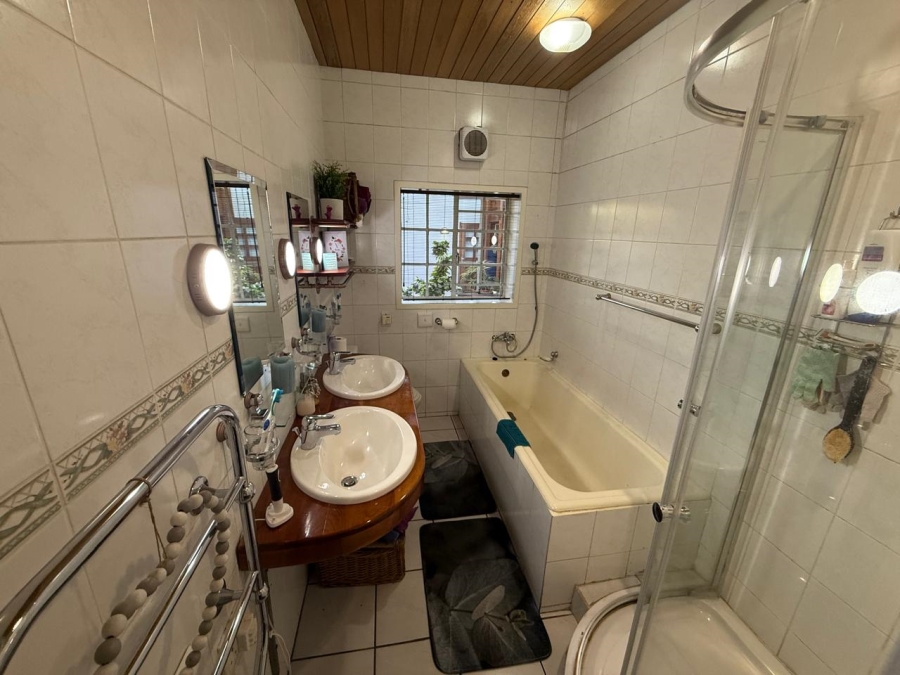 3 Bedroom Property for Sale in Three Rivers Gauteng