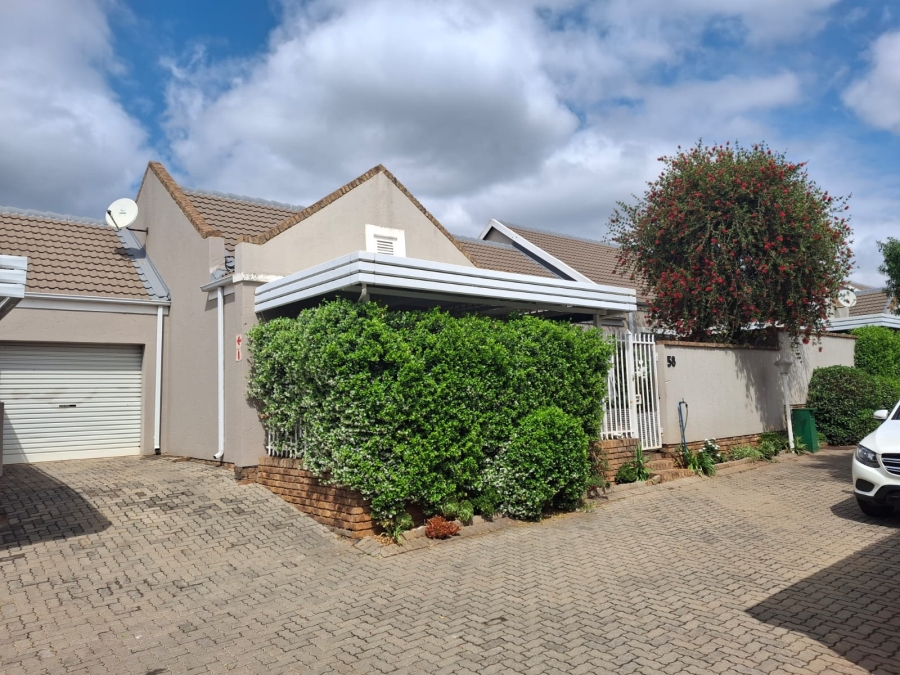 2 Bedroom Property for Sale in Willow Park Manor Gauteng