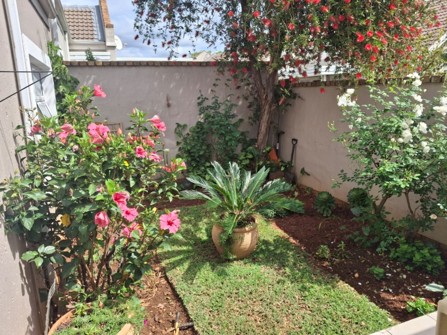 2 Bedroom Property for Sale in Willow Park Manor Gauteng