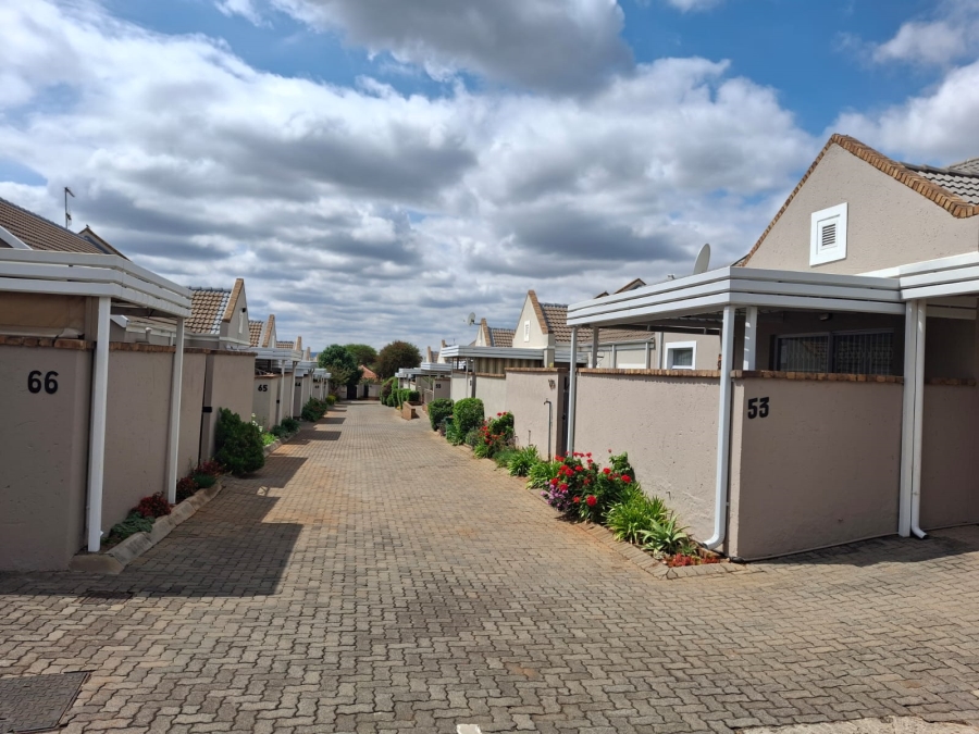 2 Bedroom Property for Sale in Willow Park Manor Gauteng