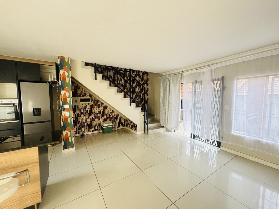 2 Bedroom Property for Sale in Country View Estate Gauteng