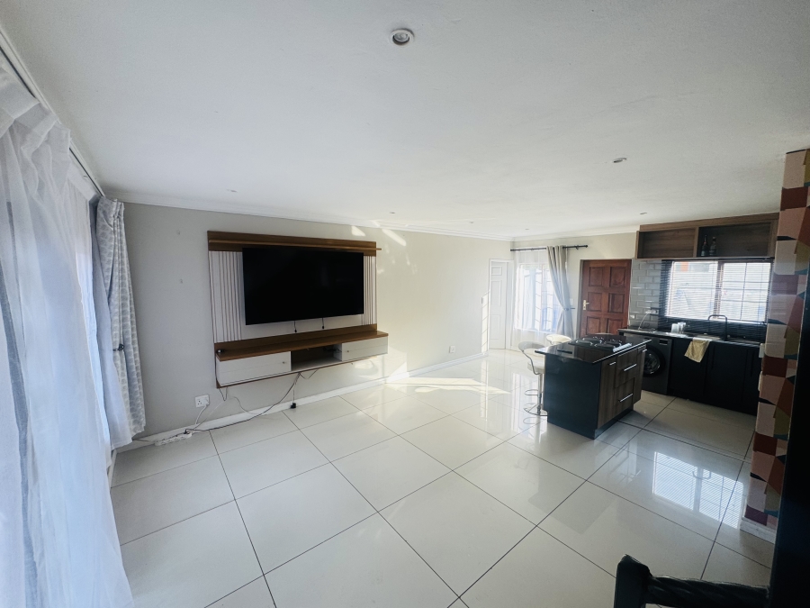 2 Bedroom Property for Sale in Country View Estate Gauteng