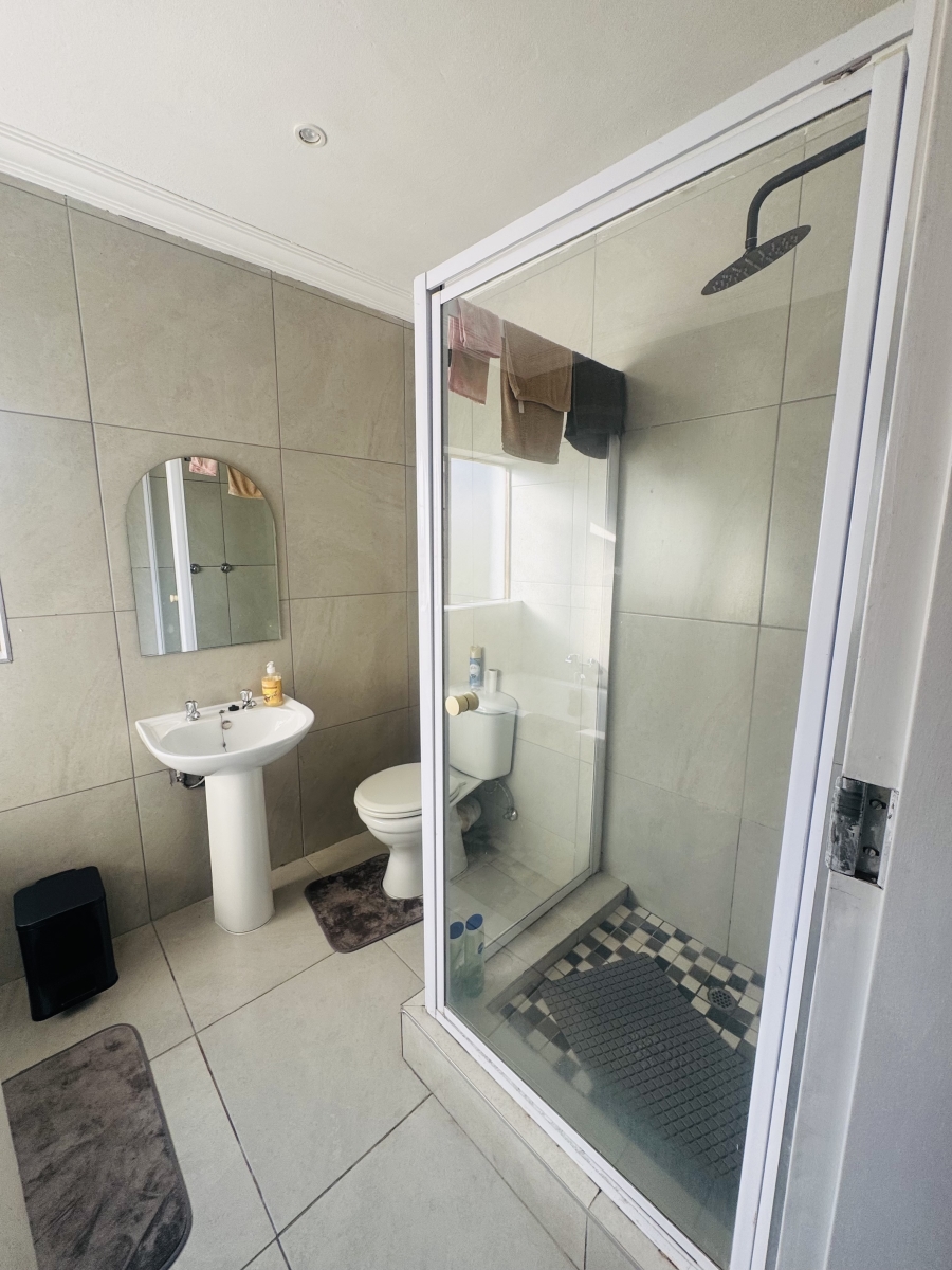 2 Bedroom Property for Sale in Country View Estate Gauteng