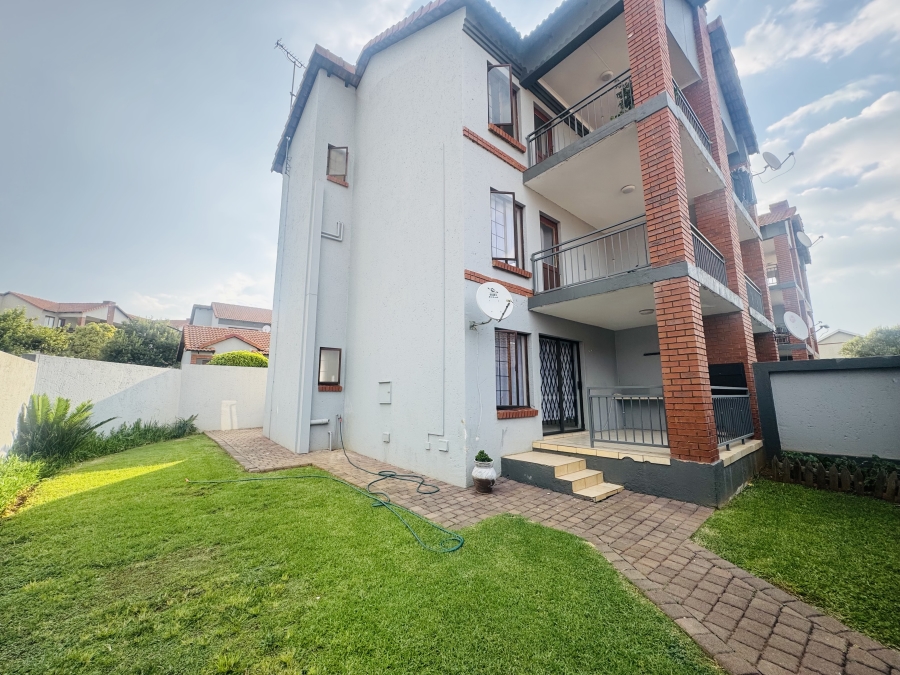 2 Bedroom Property for Sale in Country View Estate Gauteng