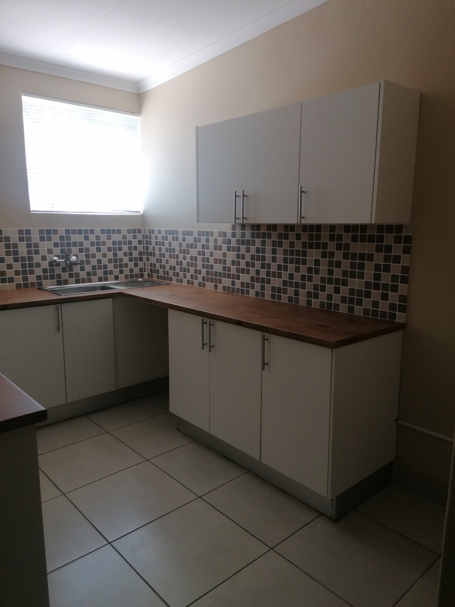 To Let 1 Bedroom Property for Rent in Menlo Park Gauteng