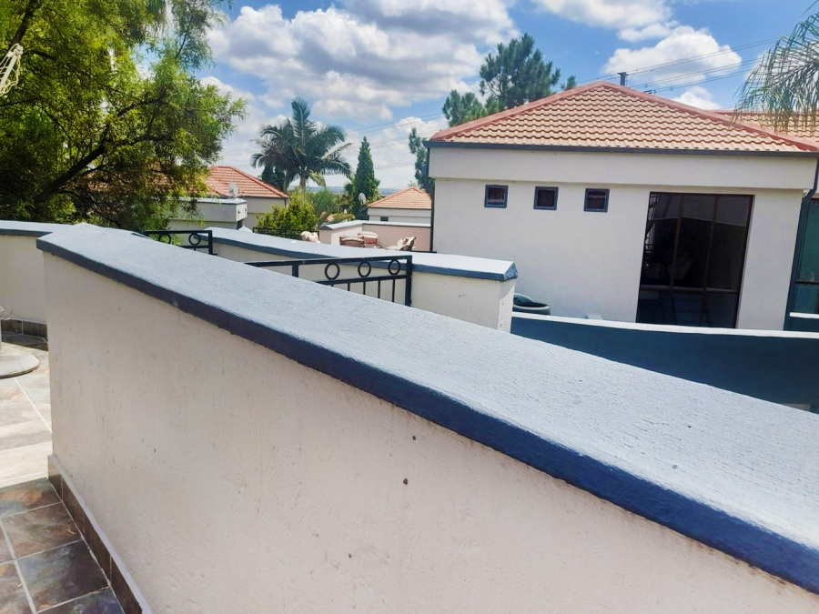 2 Bedroom Property for Sale in Lonehill Gauteng