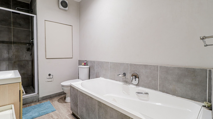 2 Bedroom Property for Sale in Morningside Gauteng