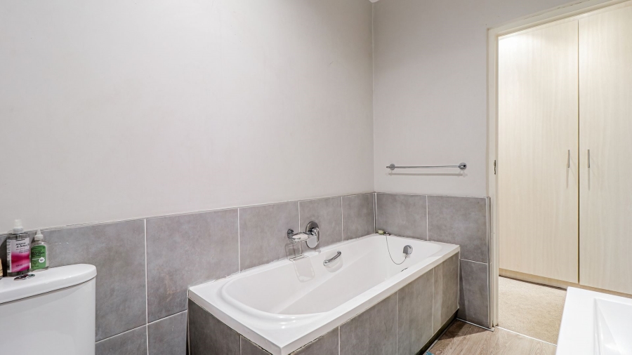 2 Bedroom Property for Sale in Morningside Gauteng