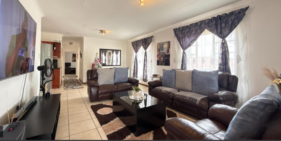 3 Bedroom Property for Sale in Roseacre Gauteng