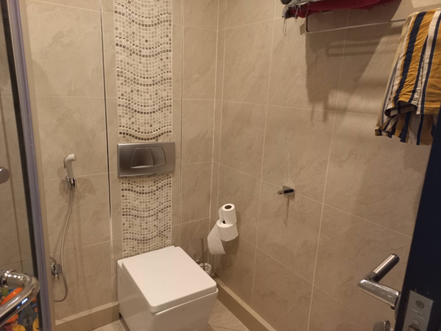 6 Bedroom Property for Sale in Claudius Gauteng