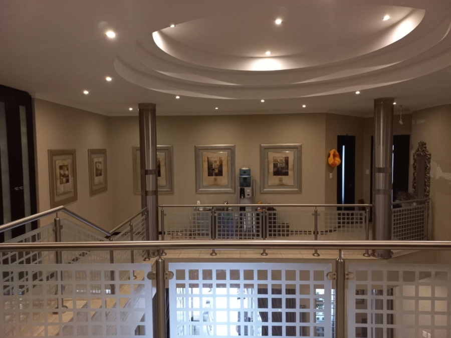 6 Bedroom Property for Sale in Claudius Gauteng