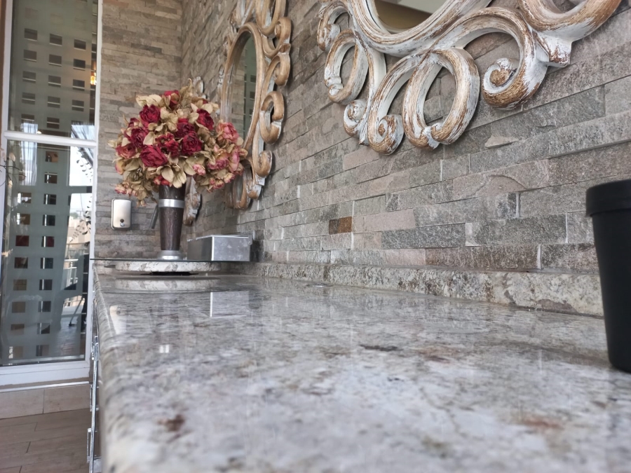 6 Bedroom Property for Sale in Claudius Gauteng