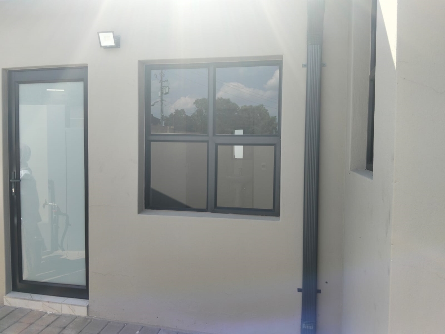 2 Bedroom Property for Sale in Eldo Ridge Estate Gauteng