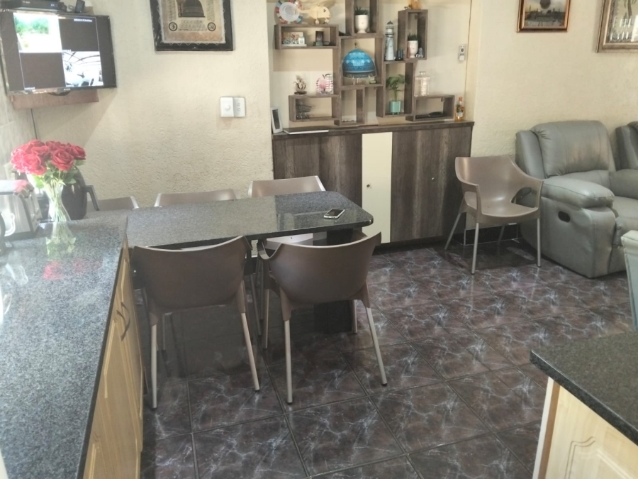 5 Bedroom Property for Sale in Christoburg Gauteng